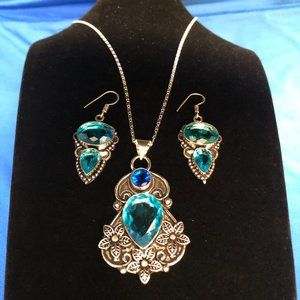 Gorgeous Swiss Blue Topaz 925 Stamped Necklace + Earring Set